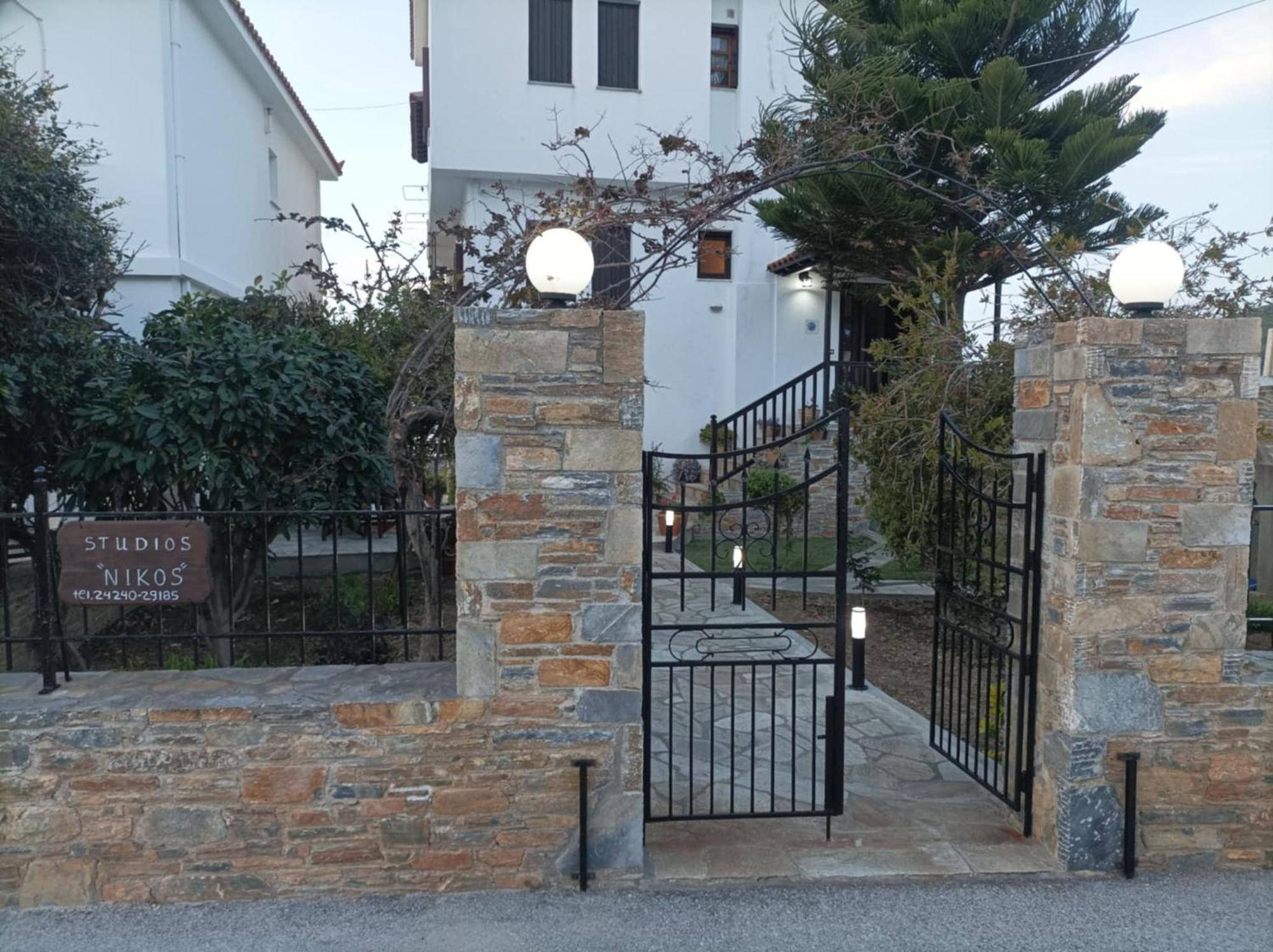 Nikolaos Studios Apartments 斯科派洛斯 外观 照片